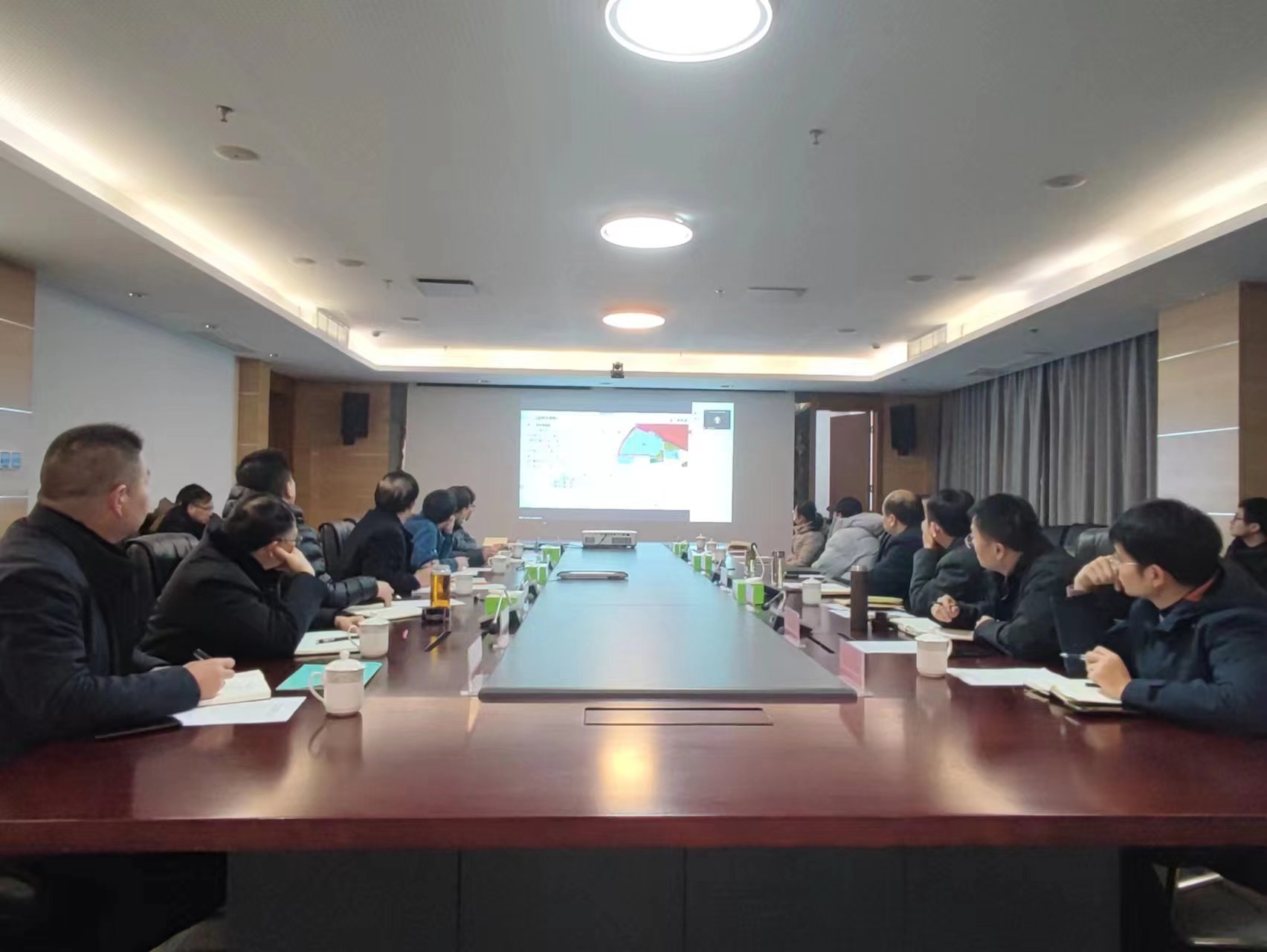 集團召開黃海新區(qū)濱海片區(qū)供熱管道、公共2.jpg